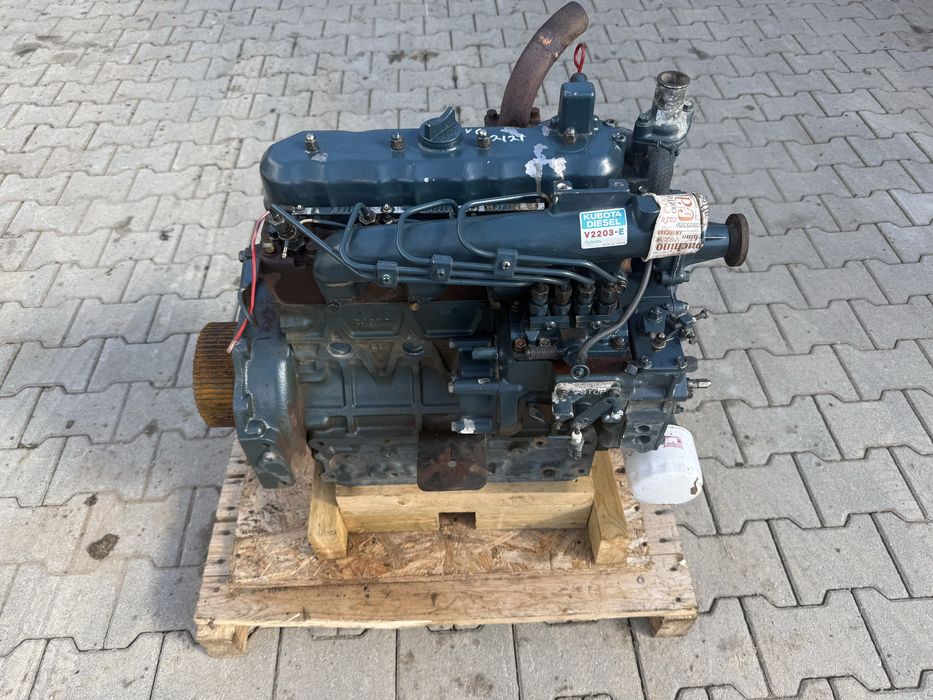 Motor Kubota V2203