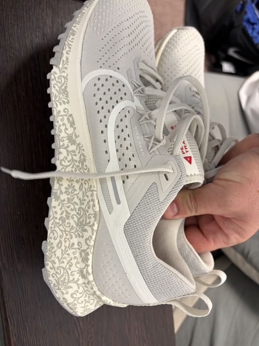 Adidasi nike  nr 42.5