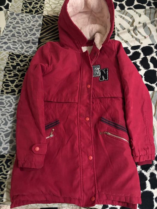 Куртки отдам по 2000