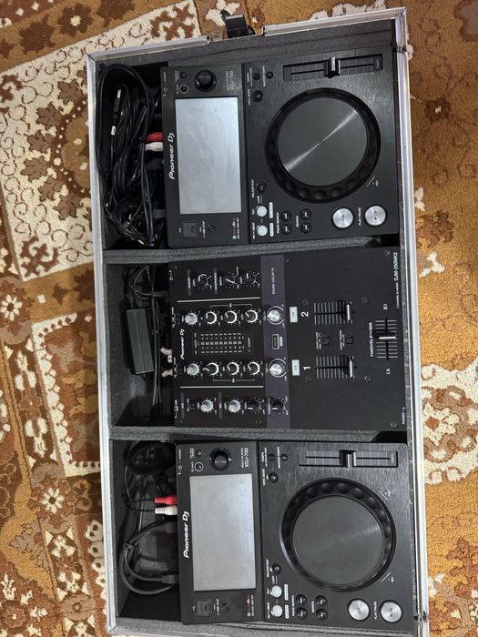 Vand statie DJ Profesionala!