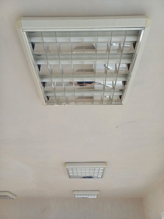 Продавам осветителни тела