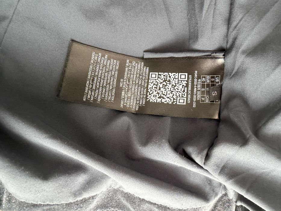 Уникално зимно яке GUESS