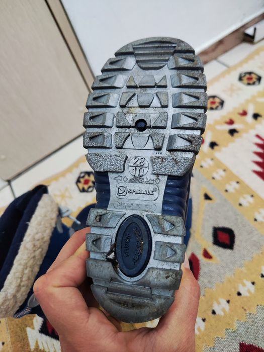 Детски апрески и гумени ботуши 28 номер