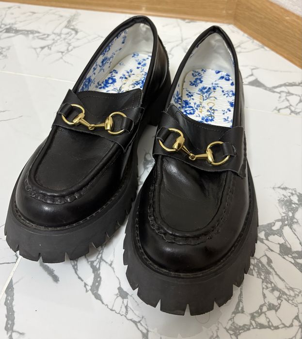 Продам лоферы под Gucci