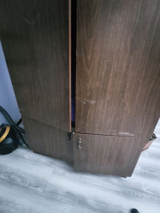 Срочно ! продается Шкаф