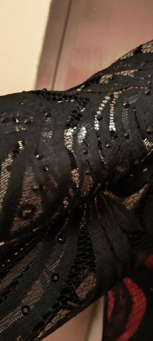 Дамска блуза с черни перлички