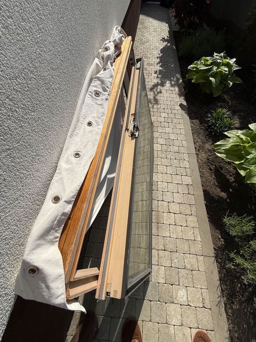 Vand fereastra mansarda Fakro 1600*78 mm cu rama pentru tigla metalica