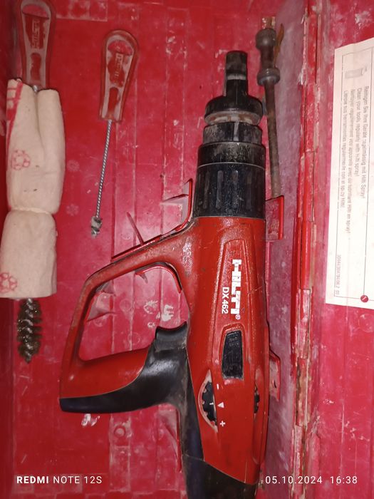 Vând set scule Hilti