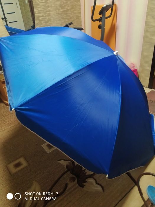 Продам пляжный зонт