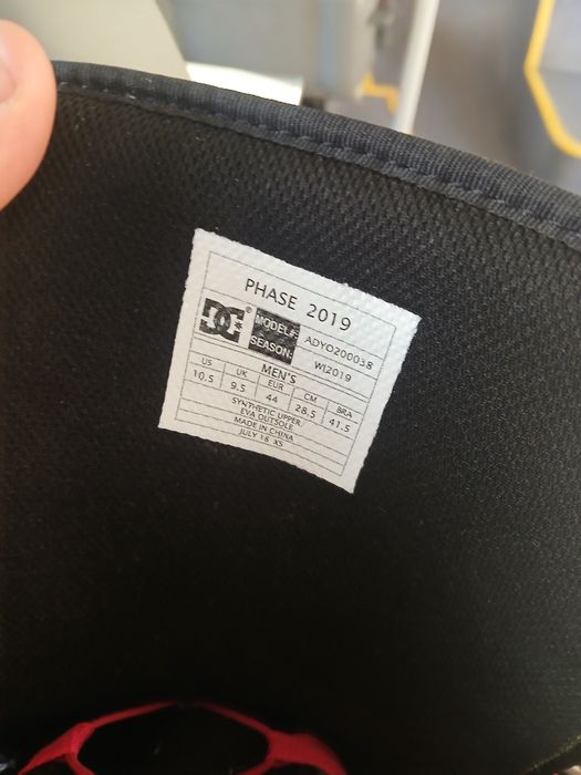 Здравейте, продава снолборд обувки.