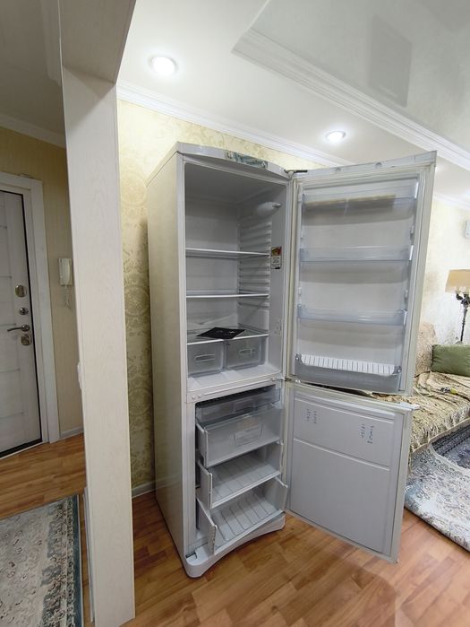 Холодильник Indesit