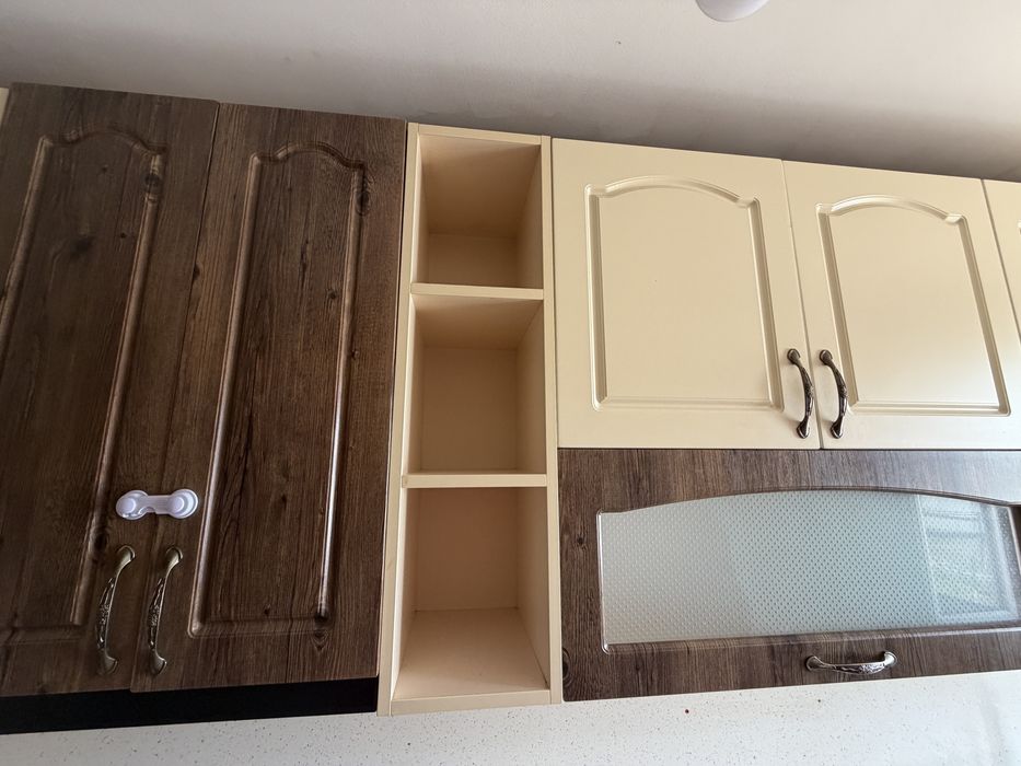 Изцяло готова кухня в перфектно състояние + печка