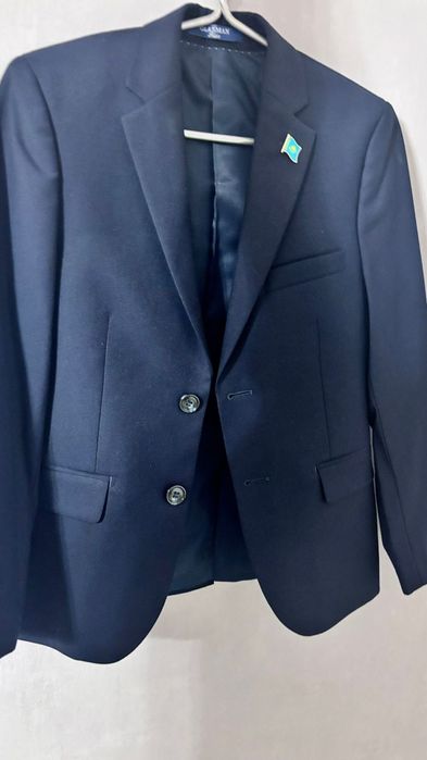 Продам пиджак школьный для мальчика