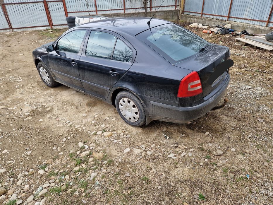 Se vinde masina 2100e ușor negociabilă