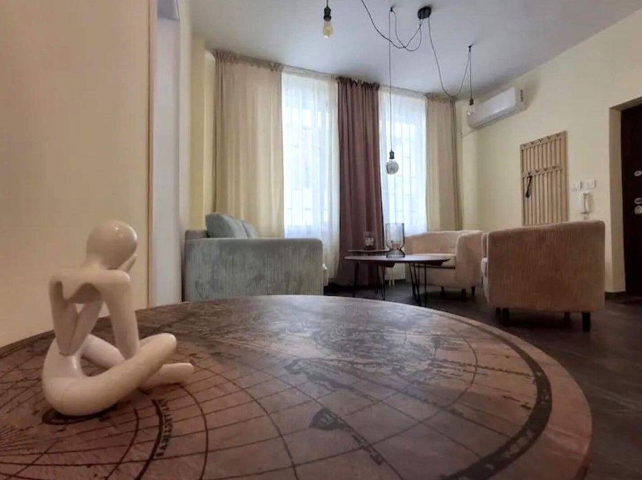 Дава се под наем Тристаен апартамент в София, Център - 89 кв.м за 797.64 € - Снимка #3