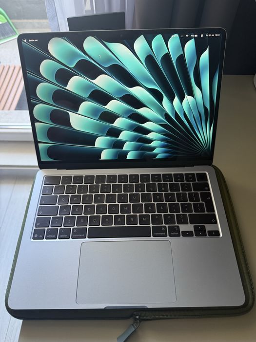 Macbook air 13 m4 Sky Blue