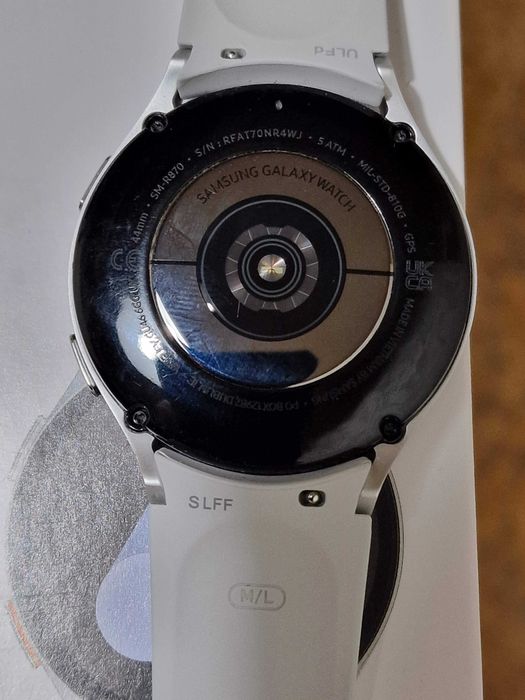 Samsung Galaxy Watch 4 44mm – Смарт часовник, отлично състояние