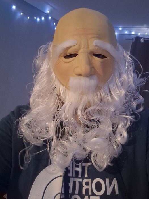 Măști și costum de moș Crăciun, mesaj în privat pentru mai multe detal