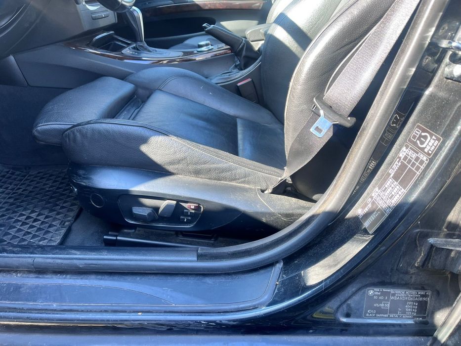 BMW 330xd e90 ușor avariat