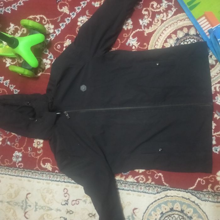 Продам куртку осений