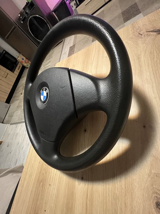 БМВ Волан Е90.