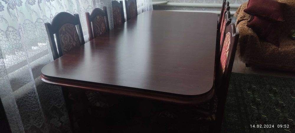 Продам стол Малайзия дерево без стульев