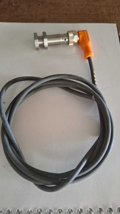 Senzor industrial de proximitate