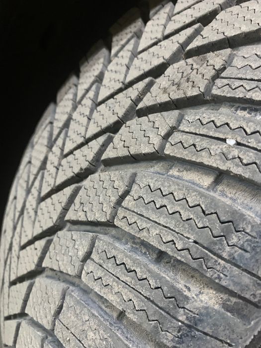 Джанти с нови Зимни и летни гуми Комплект BMW X5 E70 F15 X6 E71 F16