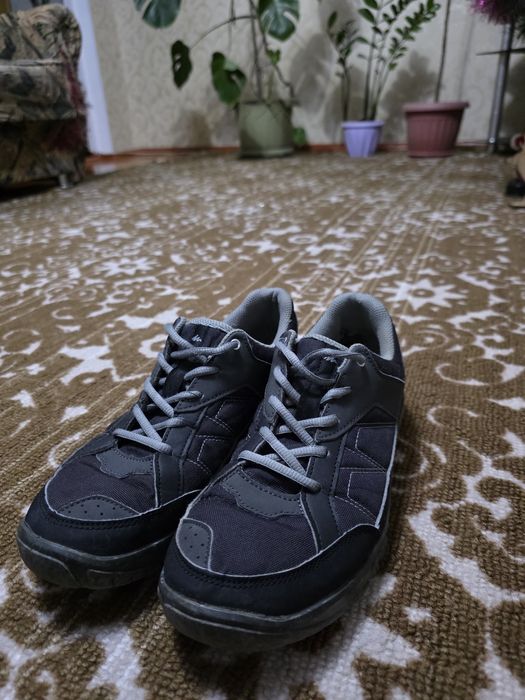 Продам кроссовки дешево