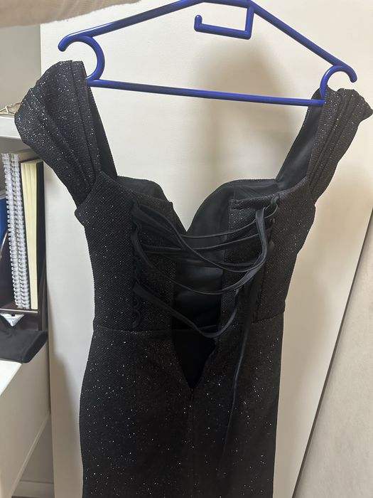 Продается вечернее,черное,короткое платье