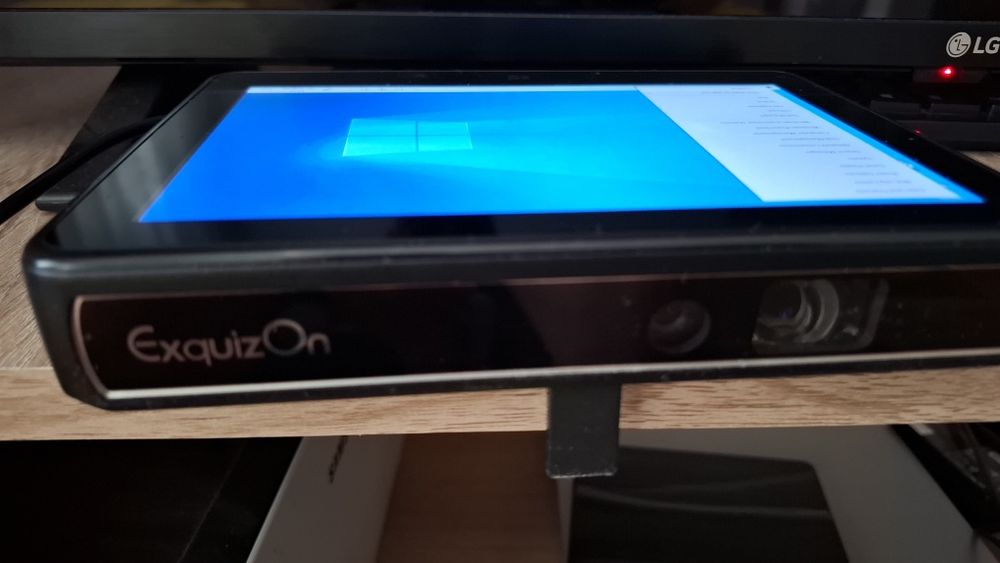 ExquizOn minipc cu touchscreen și Win10