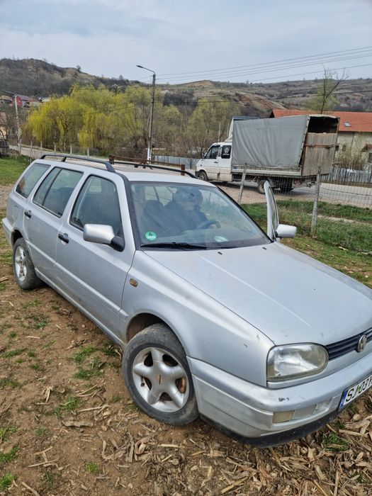 Golf 3.     16 benzina