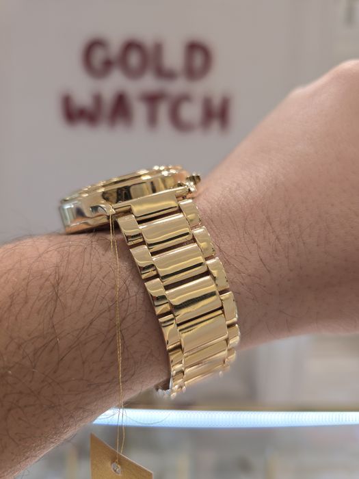 Продам золотые часы (Унисекс модель ролексов в среднем диаметре)