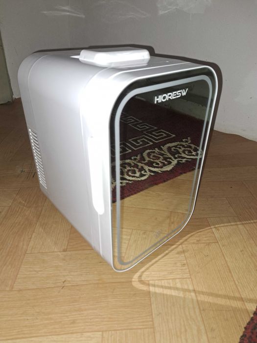 Mini frigider auto