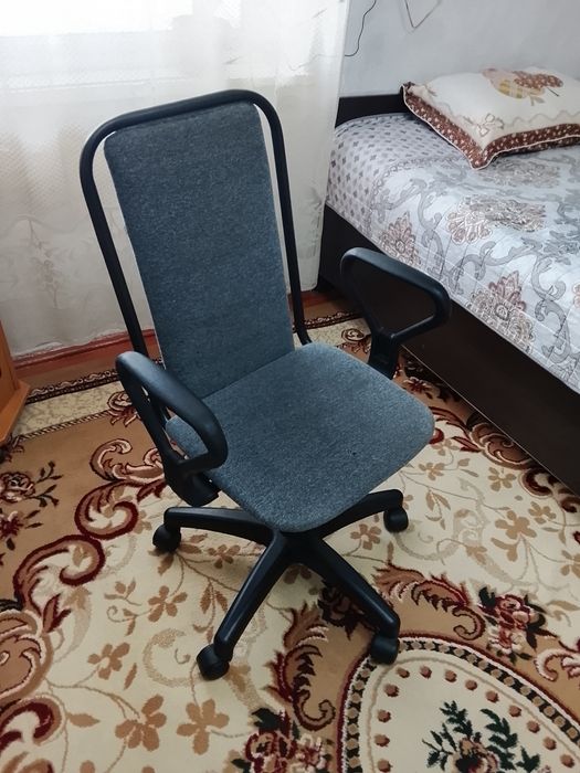 Кресло офисное..