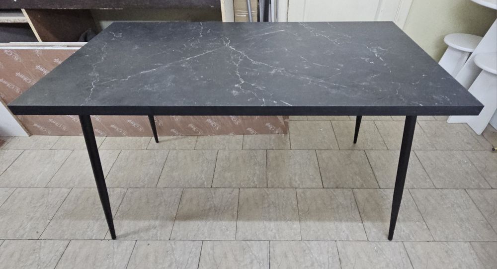 Стол кухонный (стулья не продаём, цена за стол)