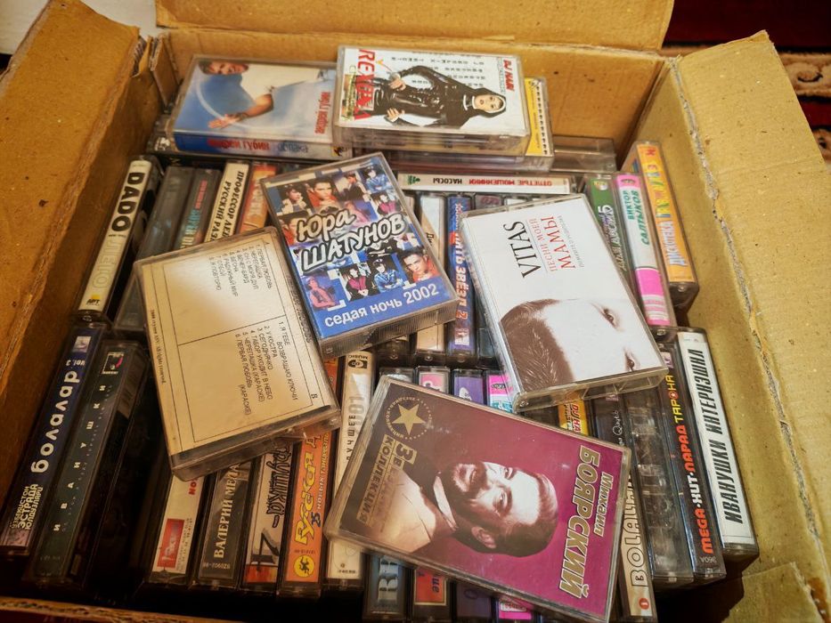 Продам аудиокассеты в большом ассортименте.