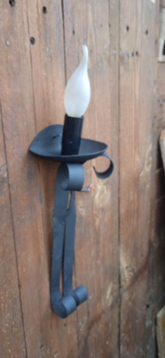 Нов Аплик за стена