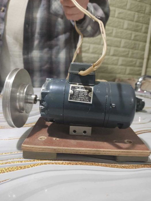 Моторчик УЛ-042-28У4