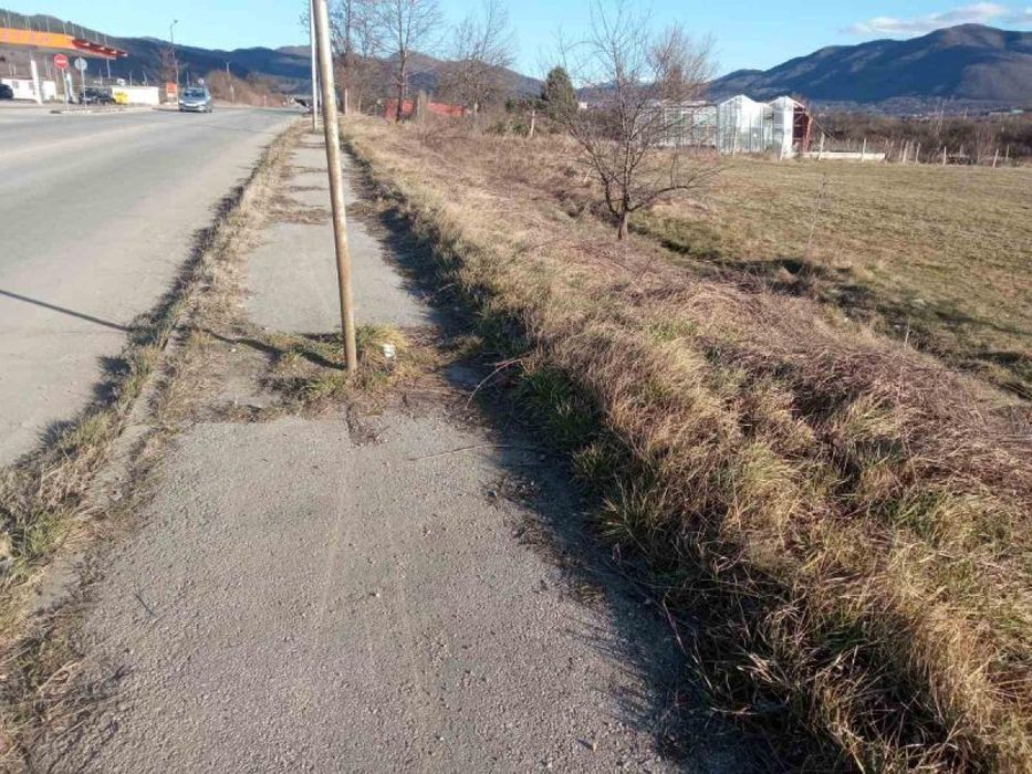 3 дка в близост до АМ Хемус