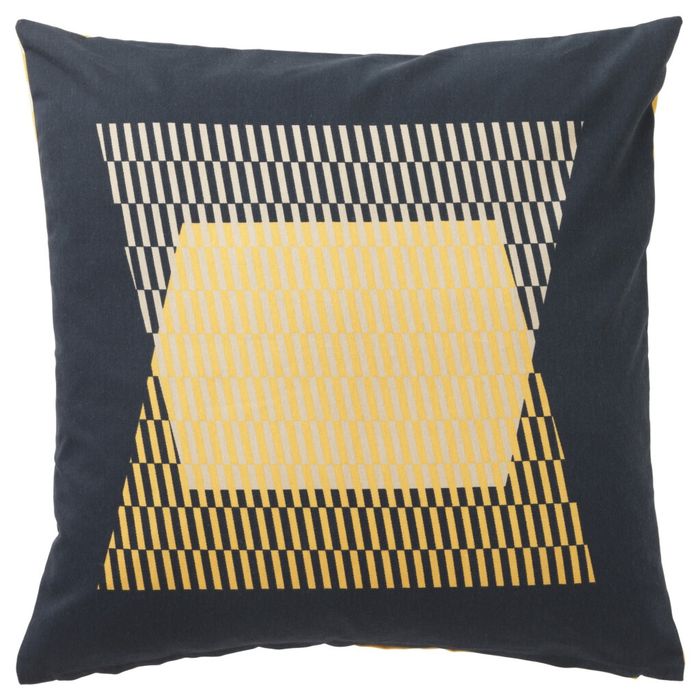 Стенни лампи Ikea, калъфки за възглавници