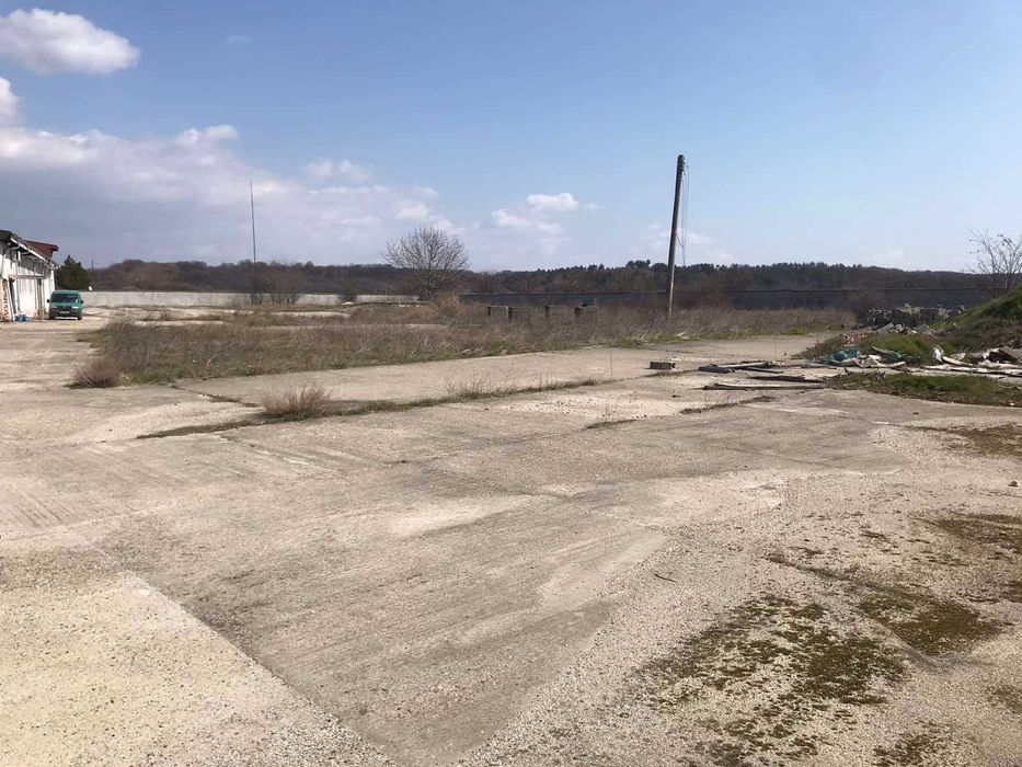 Индустриална база до АМ Тракия – халета 1000 м² + двор 7300 м² – ТИР достъп