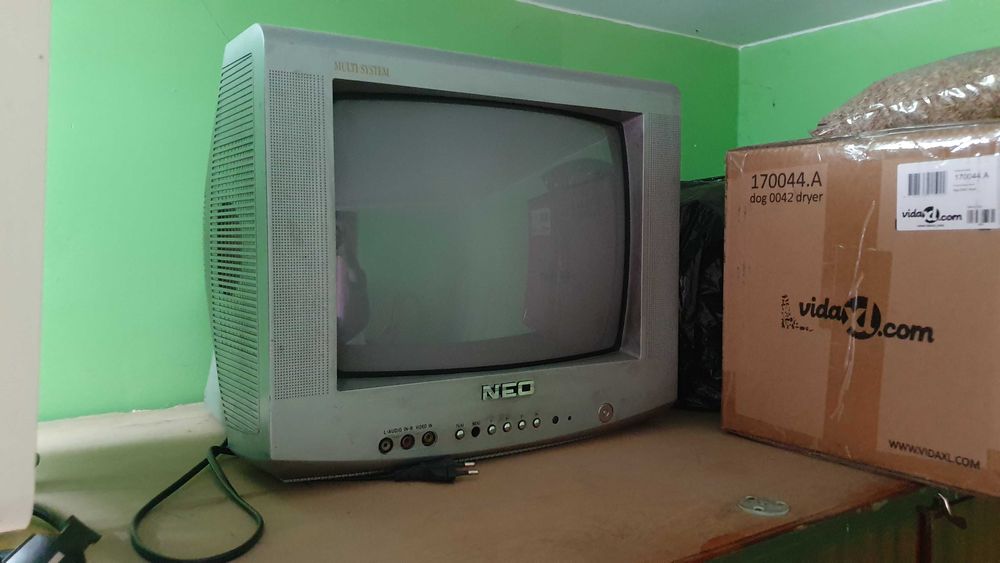 телевизор neo 21 инча