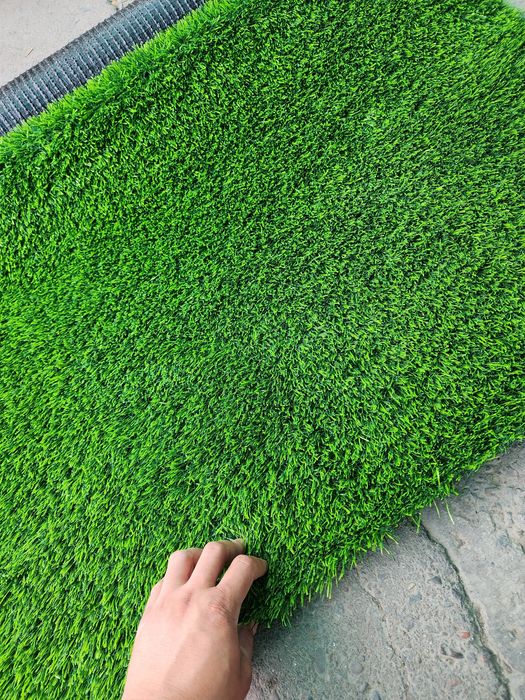 Suniy gazon metrajni va  roʻlonnga mavjud