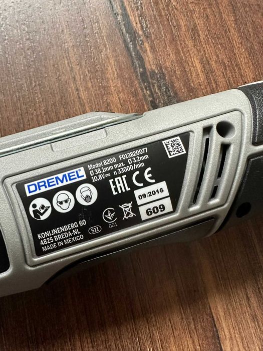 Dremel 8200-1/35 unealtă rotativă multifuncțională fără fir