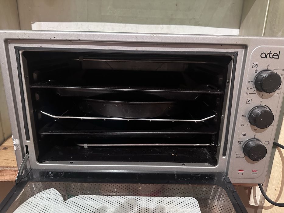 Продаётся печь Artel в хорошем состоянии.