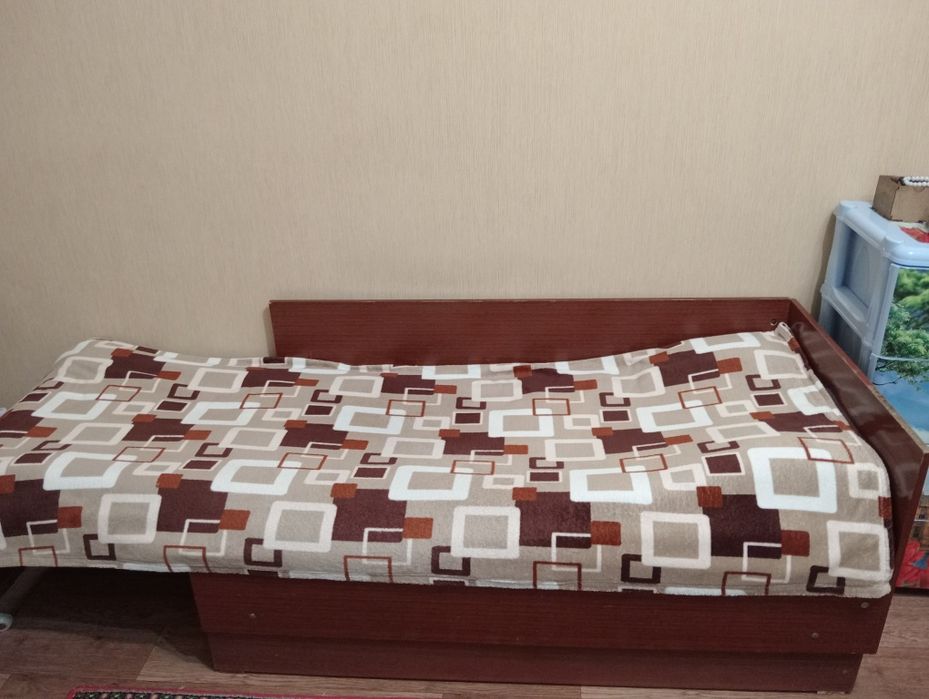 Отдам даром тахту