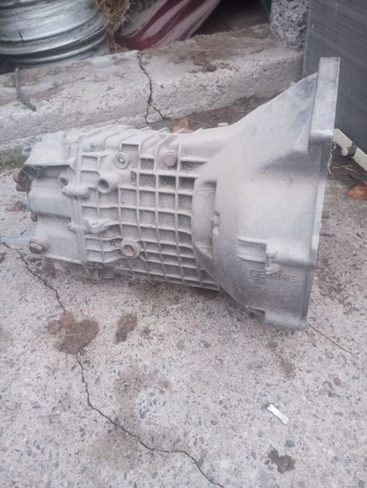 Продам запчасти на бмв