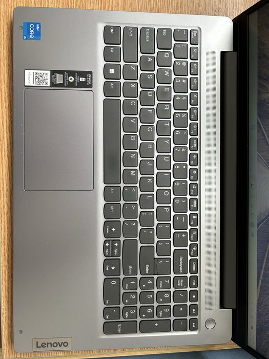 Lenovo IdeaPad Slim 3  i5 12450H  16GB DDR5  512GB SSD