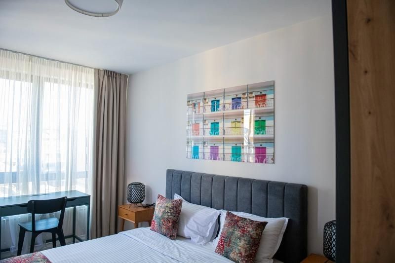 Дава се под наем Тристаен апартамент в София, Център - 105 кв.м за 1200 € - Снимка #4